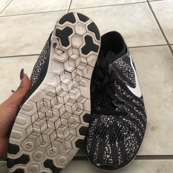Nike Running Shoes - Picture 2 of 4